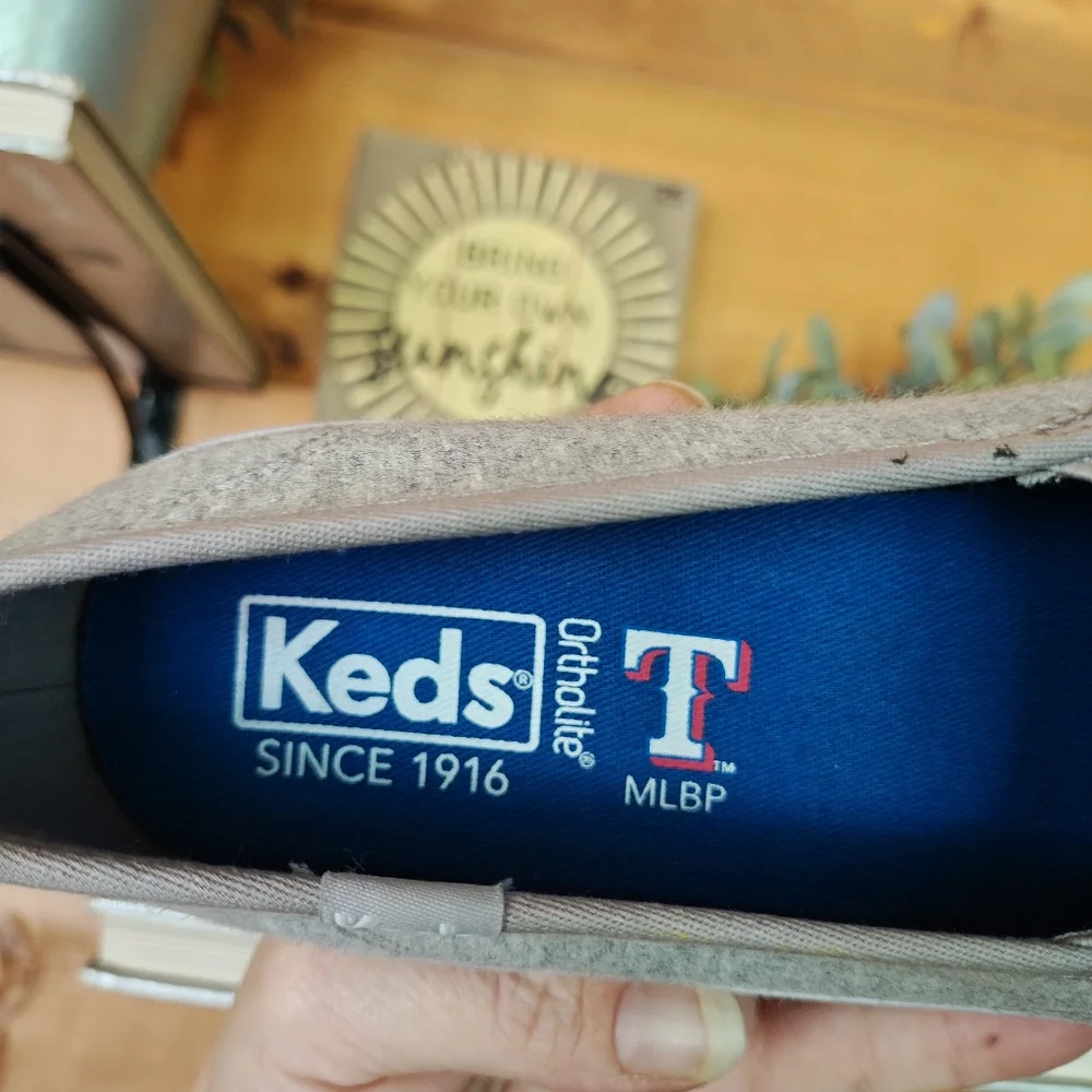 KEDS‎ MLB Texas Rangers Baseball Double Decker Slip On Sneakers Graphic Size 7.5